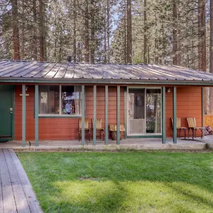 https://spruce-grove-washoe-cabin.insouthlaketahoe.com